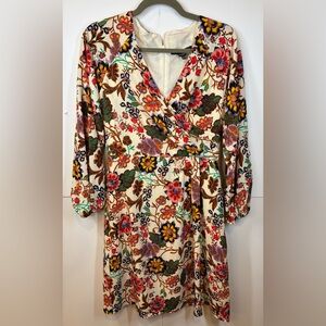 Maggy London Floral Faux Wrap Dress Size 6 Long Sleeve V-Neck Fit & Flare